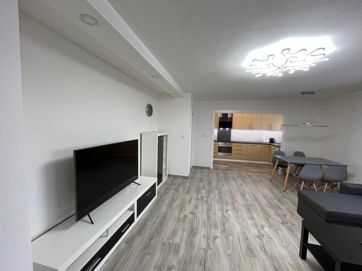 Apartment Golden Prague 78 Vestec  Exterior photo
